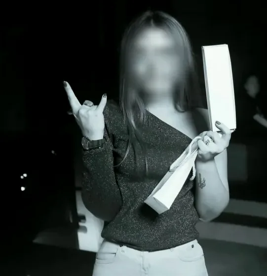 Ellen, 36