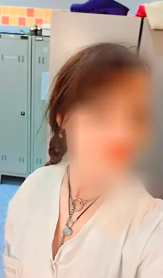Esther, 32