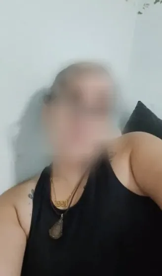 Laura, 35