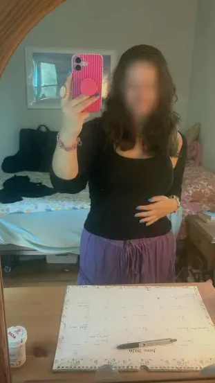 Maja, 27