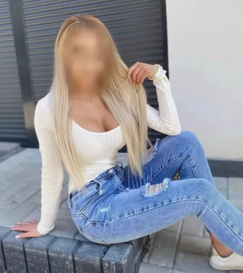 Michelle, 32