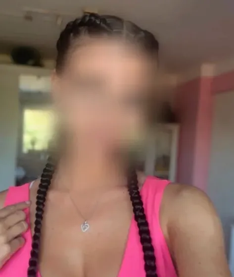 Olivia, 29