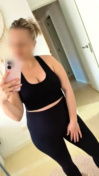Olivia, 36