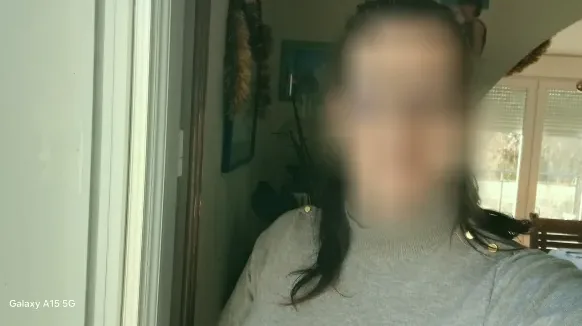 Rosa, 33