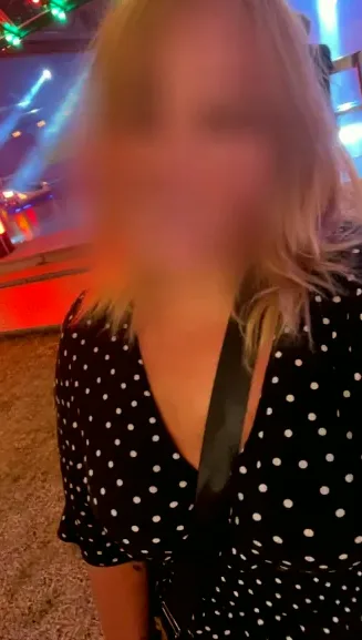 Yasmin, 28